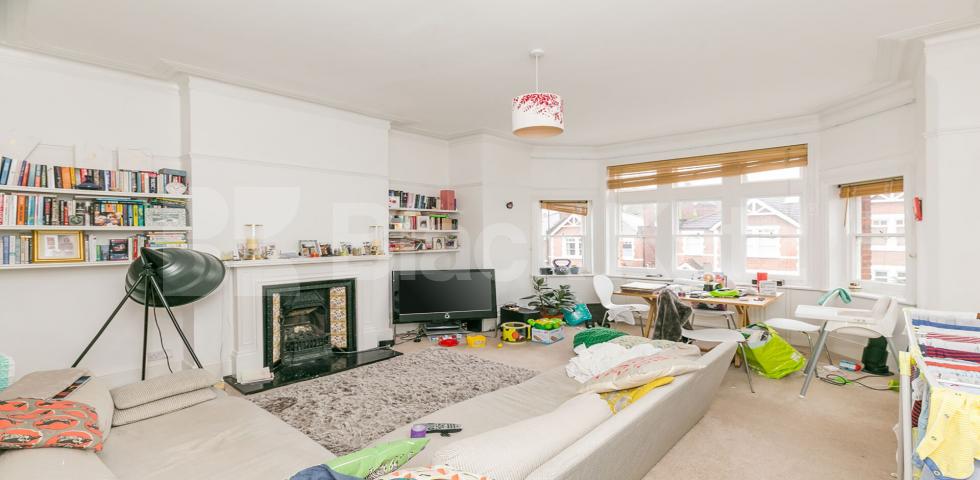 			Stunning Two Bedroom Property in Crouch End, 2 Bedroom, 1 bath, 1 reception Flat			 Clifton road, Crouch End